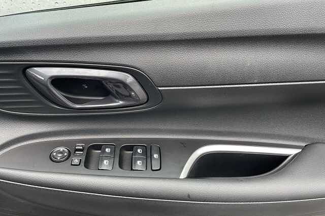 Hyundai i20 Premium 1.0 T-GDi (100ps)