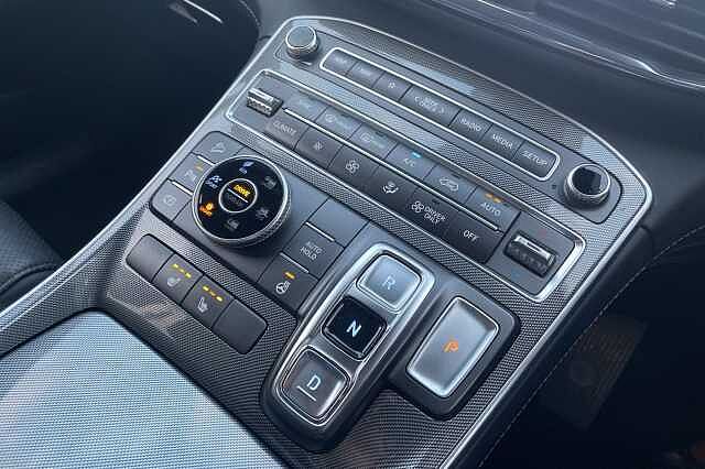 Hyundai SANTA FE Premium Hybrid 1.6 T-GDi HEV 4WD (230ps)