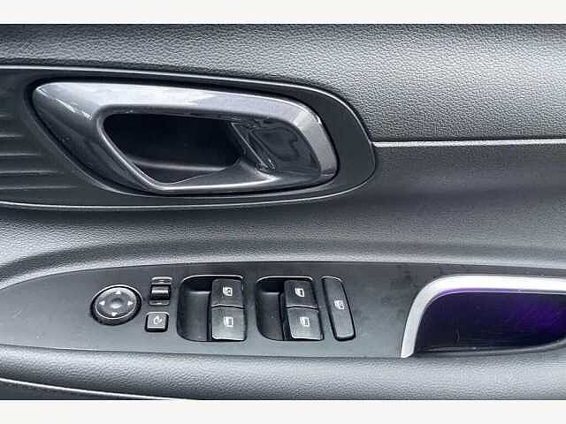 Hyundai BAYON Premium 1.0 T-GDi (100ps)