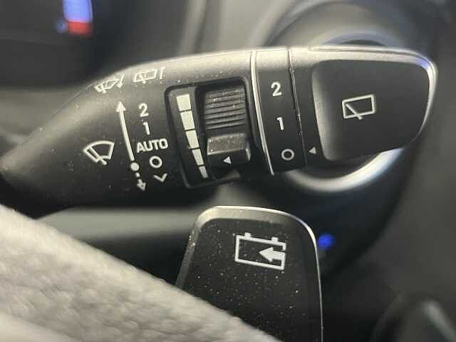 Hyundai KONA Premium SE Electric 64kWh EV (204ps)