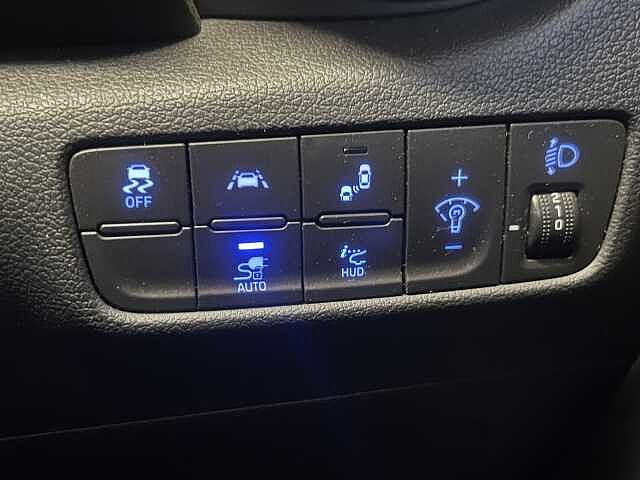 Hyundai KONA Premium SE Electric 64kWh EV (204ps)