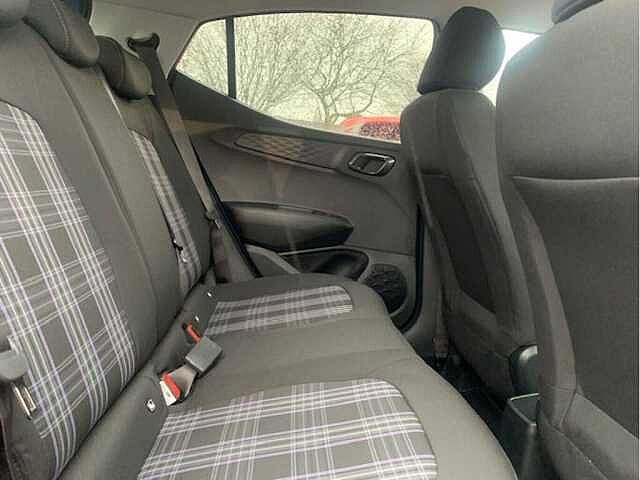 Hyundai i10 Premium [Nav] 1.2 MPi (79ps)