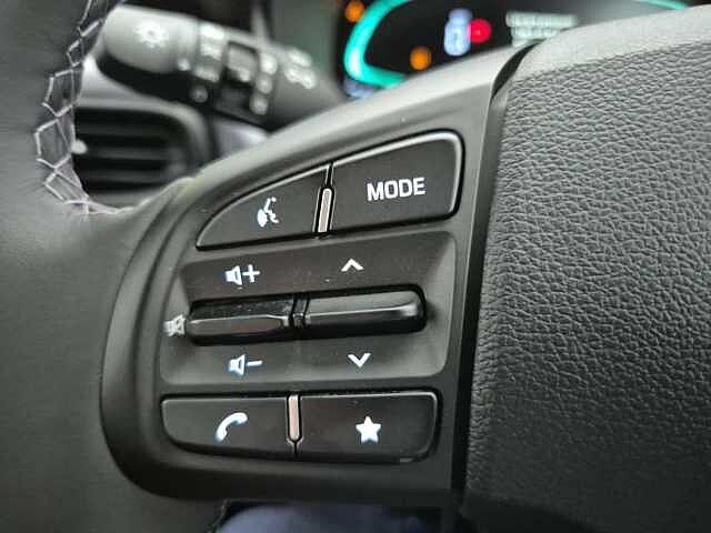 Hyundai i10 Premium [Nav] 1.0 MPi (63ps)