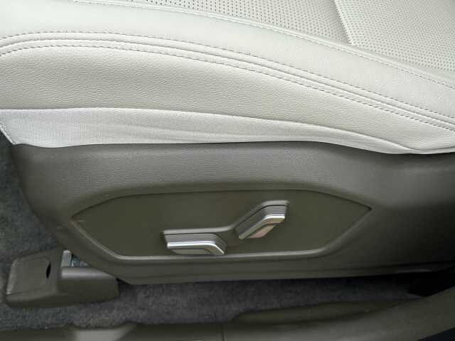 Hyundai SANTA FE Ultimate Plug-in Hybrid 1.6 T-GDi PHEV 4WD (253ps)