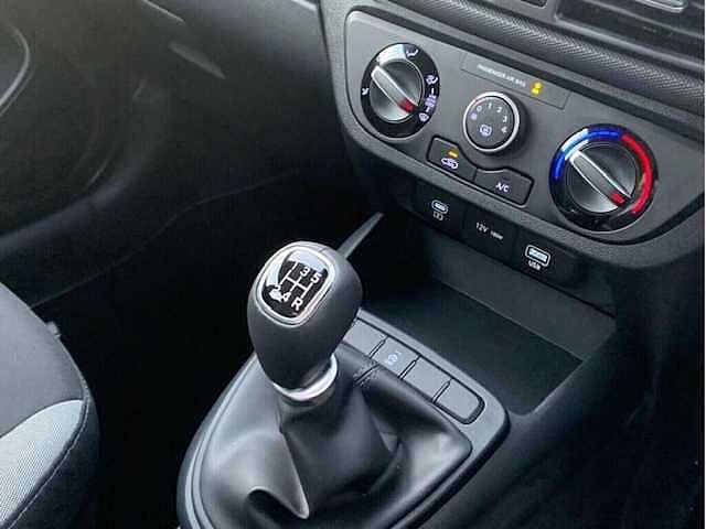 Hyundai i10 Advance [Nav] 1.2 MPi (79ps)