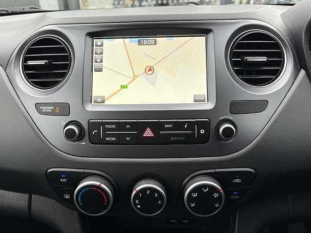 Hyundai i10 Play 1.0 MPi (66ps)