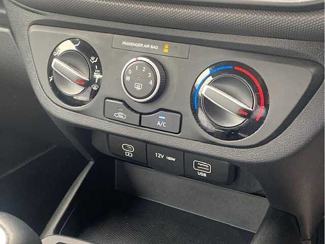 Hyundai i10 Advance [Nav] 1.2 MPi (79ps)