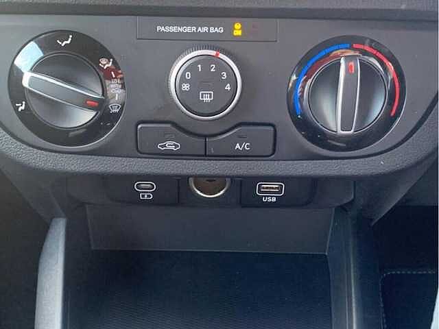 Hyundai i10 Advance [Nav] 1.0 MPi (63ps)