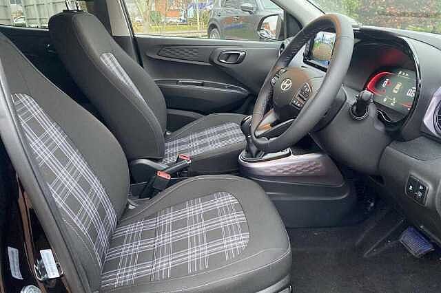 Hyundai i10 Premium [Nav] 1.2 MPi (79ps)