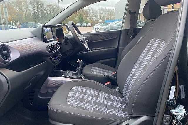 Hyundai i10 Premium [Nav] 1.2 MPi (79ps)