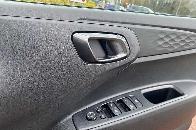 Hyundai i10 Premium [Nav] 1.2 MPi (79ps)