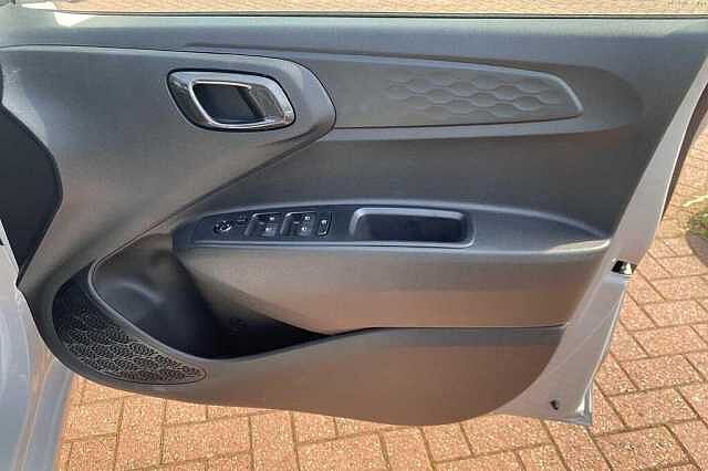 Hyundai i10 Advance [Nav] 1.0 MPi (63ps)