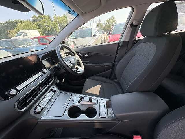 Hyundai KONA Premium Electric 64kWh EV (204ps)