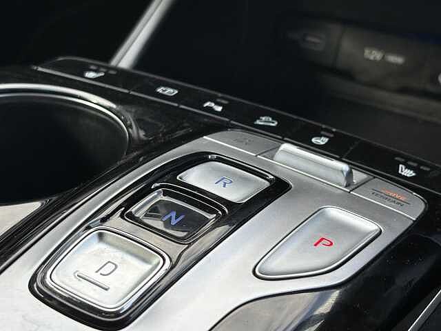 Hyundai TUCSON Premium Plug-in Hybrid 1.6 T-GDi PHEV 4WD (265ps)