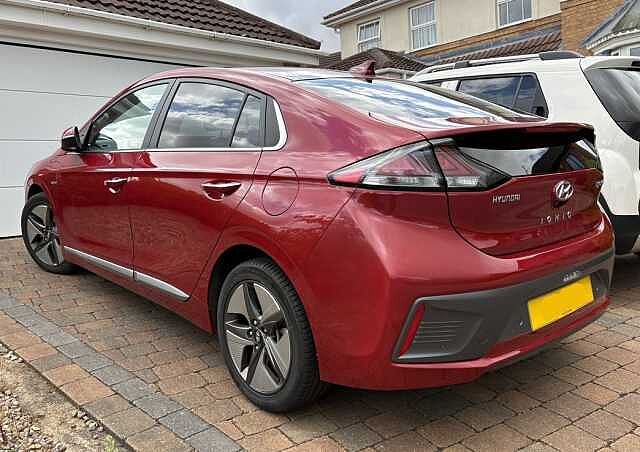 Hyundai IONIQ Premium Hybrid 1.6 GDi HEV (141ps)
