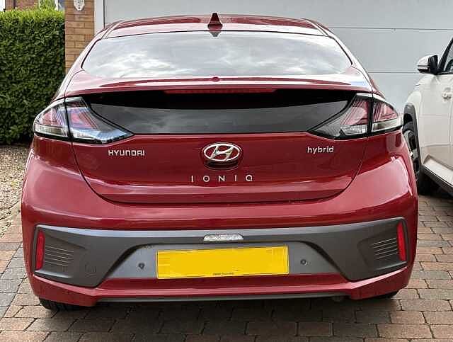 Hyundai IONIQ Premium Hybrid 1.6 GDi HEV (141ps)