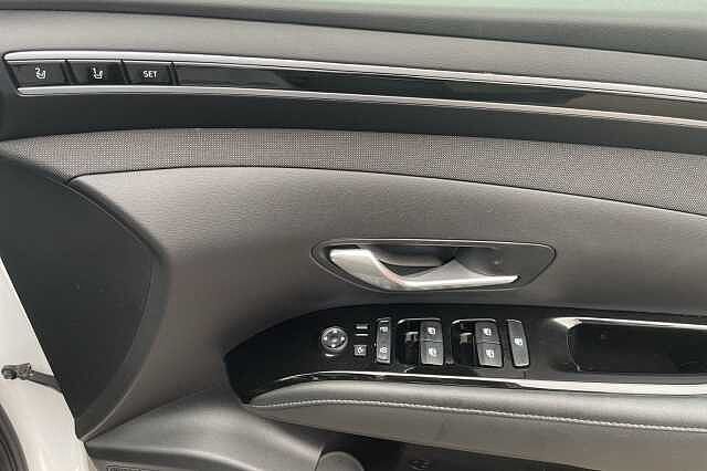 Hyundai TUCSON Ultimate Plug In 1.6 T-GDi PHEV 4WD (265ps)