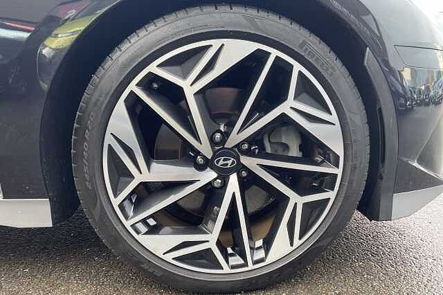 Hyundai IONIQ 6 Premium Electric77kWh EV RWD (228ps)