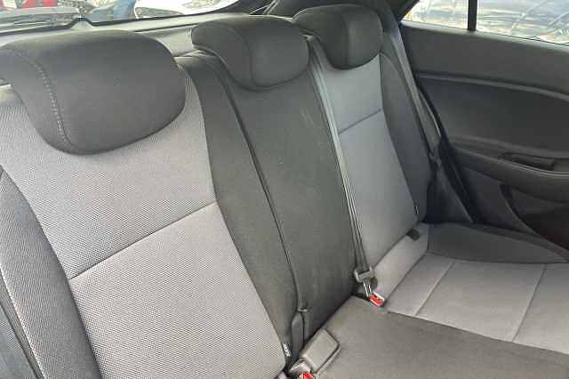 Hyundai i20 Play 1.0 T-GDi (100ps)