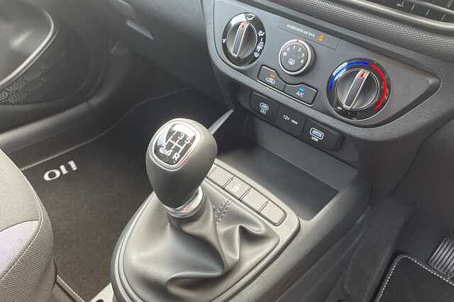 Hyundai i10 Advance [Nav] 1.0 MPi (63ps)