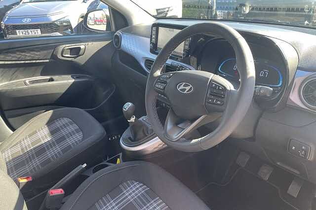 Hyundai i10 Premium [Nav] 1.2 MPi (79ps)