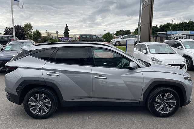 Hyundai TUCSON SE Connect Hybrid 1.6 T-GDi HEV (230ps)
