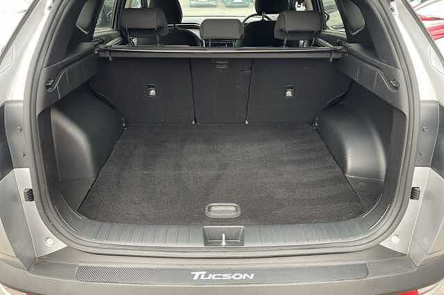 Hyundai TUCSON SE Connect Hybrid 1.6 T-GDi HEV (230ps)
