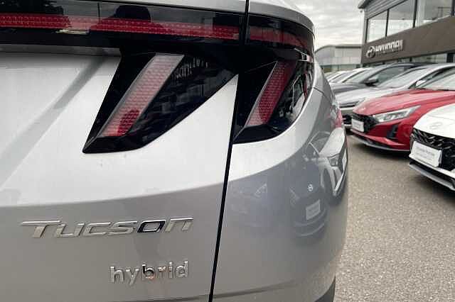 Hyundai TUCSON SE Connect Hybrid 1.6 T-GDi HEV (230ps)