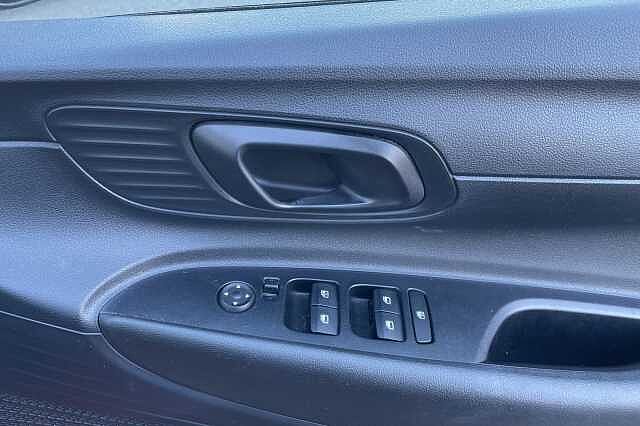 Hyundai i20 SE Connect 1.0 T-GDi MHEV (100ps)