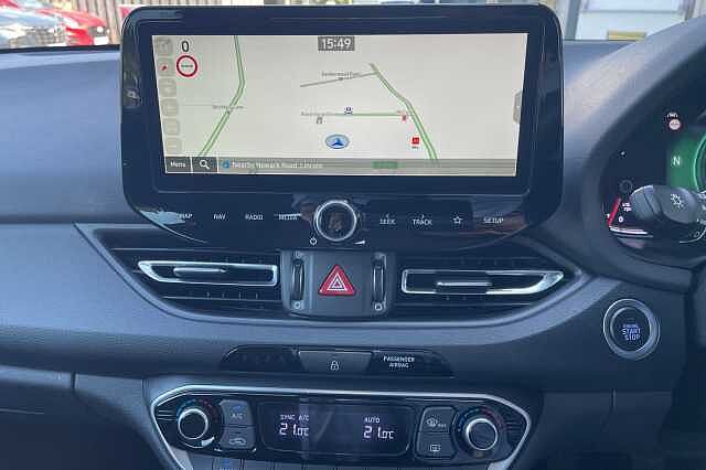Hyundai i30 Premium 1.0 T-GDi MHEV (120ps)