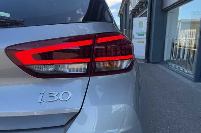 Hyundai i30 Premium 1.0 T-GDi MHEV (120ps)