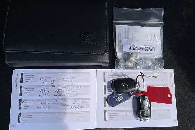 Hyundai KONA Premium Hybrid 1.6 GDi HEV (141ps)