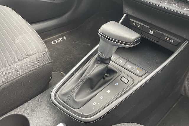 Hyundai i20 Premium 1.0 T-GDi MHEV (100ps)