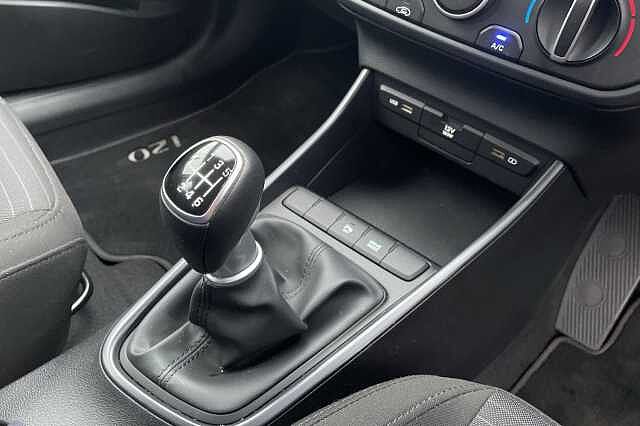 Hyundai i20 SE Connect 1.0 T-GDi MHEV (100ps)