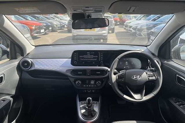 Hyundai i10 Premium [Nav] 1.0 MPi (63ps)