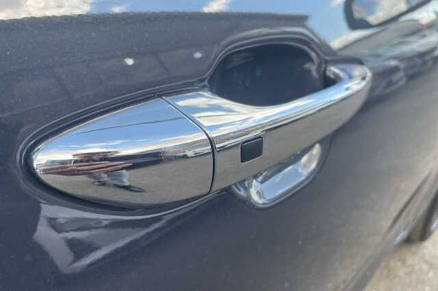 Hyundai i10 Premium [Nav] 1.0 MPi (63ps)