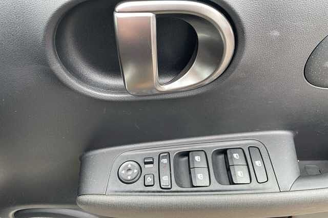 Hyundai Inster 02 Electric 49kWh EV (115ps)