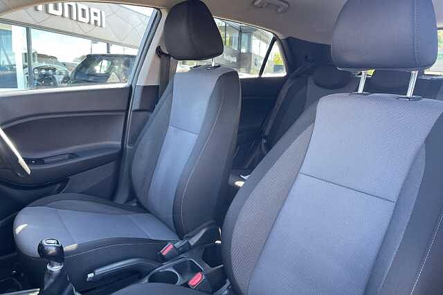 Hyundai i20 Play 1.2 MPi (84ps)