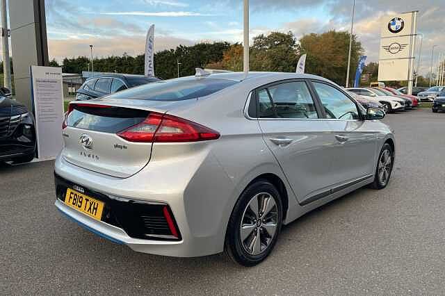 Hyundai IONIQ Premium SE Plug In Hybrid 1.6 GDi PHEV (141ps)