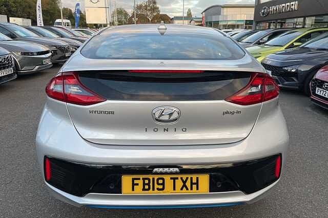 Hyundai IONIQ Premium SE Plug In Hybrid 1.6 GDi PHEV (141ps)