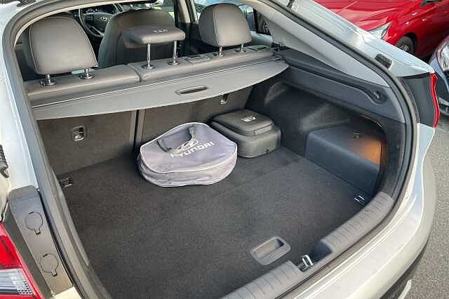 Hyundai IONIQ Premium SE Plug In Hybrid 1.6 GDi PHEV (141ps)