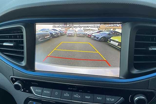 Hyundai IONIQ Premium SE Plug In Hybrid 1.6 GDi PHEV (141ps)