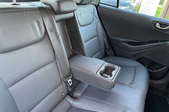 Hyundai IONIQ Premium SE Plug In Hybrid 1.6 GDi PHEV (141ps)