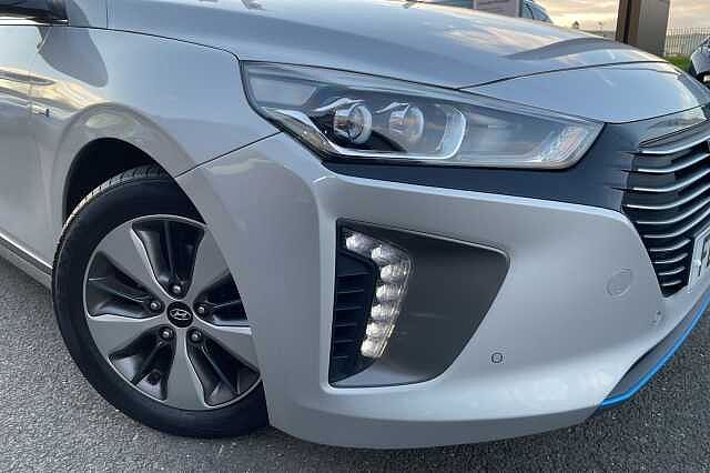 Hyundai IONIQ Premium SE Plug In Hybrid 1.6 GDi PHEV (141ps)