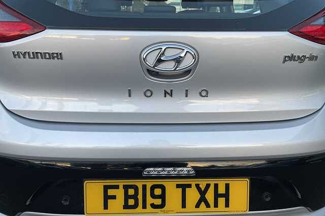 Hyundai IONIQ Premium SE Plug In Hybrid 1.6 GDi PHEV (141ps)