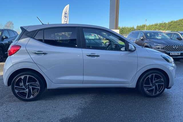 Hyundai i10 Premium (Nav) 1.2 MPi (79ps)