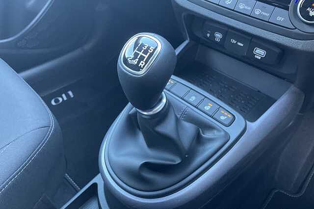 Hyundai i10 Premium (Nav) 1.2 MPi (79ps)