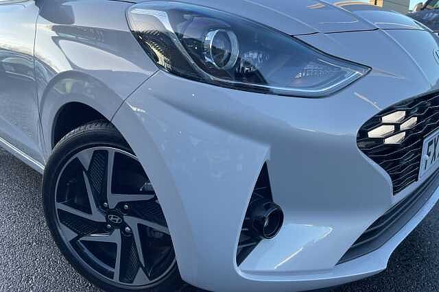 Hyundai i10 Premium (Nav) 1.2 MPi (79ps)