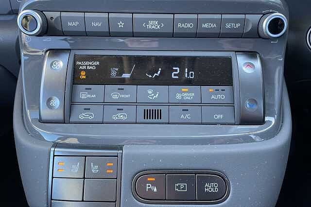 Hyundai INSTER Cross Electric 49kWh EV (115ps)