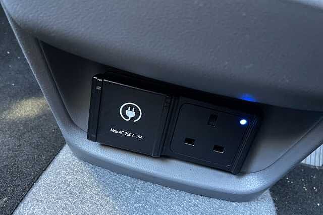 Hyundai INSTER Cross Electric 49kWh EV (115ps)